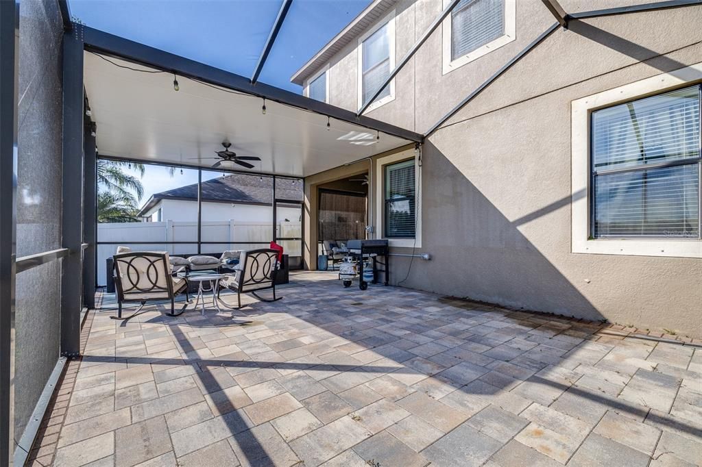 For Sale: $635,000 (6 beds, 4 baths, 3231 Square Feet)