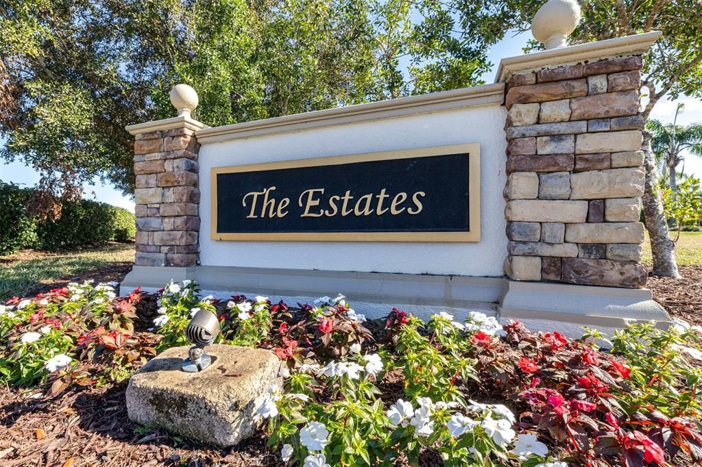 For Sale: $635,000 (6 beds, 4 baths, 3231 Square Feet)