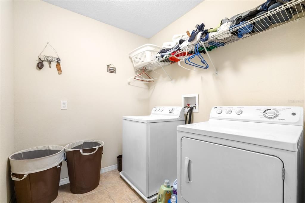 For Sale: $635,000 (6 beds, 4 baths, 3231 Square Feet)