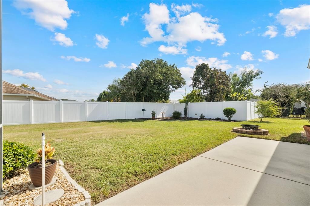 Activo con contrato: $475,000 (4 camas, 2 baños, 2007 Pies cuadrados)