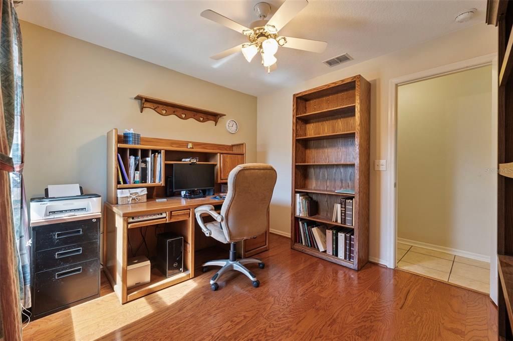 Activo con contrato: $475,000 (4 camas, 2 baños, 2007 Pies cuadrados)