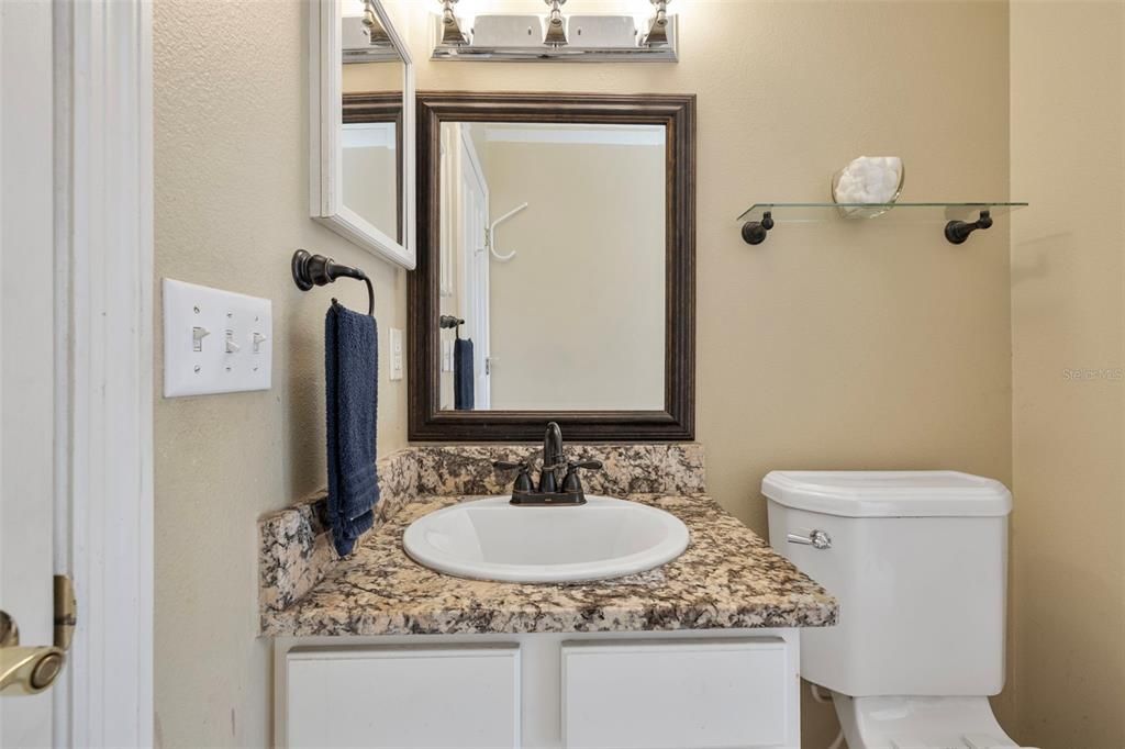 Activo con contrato: $475,000 (4 camas, 2 baños, 2007 Pies cuadrados)