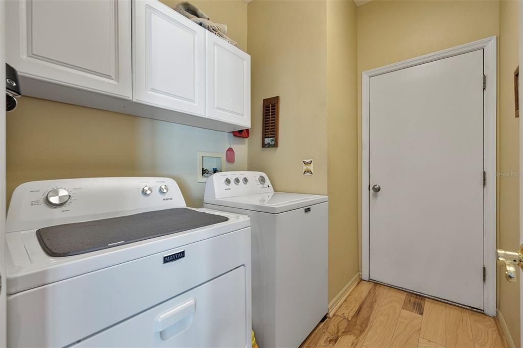 Activo con contrato: $475,000 (4 camas, 2 baños, 2007 Pies cuadrados)