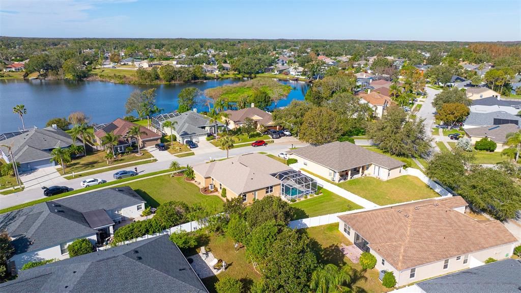 Activo con contrato: $475,000 (4 camas, 2 baños, 2007 Pies cuadrados)