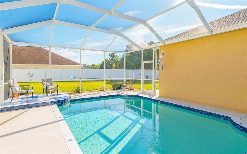 Activo con contrato: $475,000 (4 camas, 2 baños, 2007 Pies cuadrados)