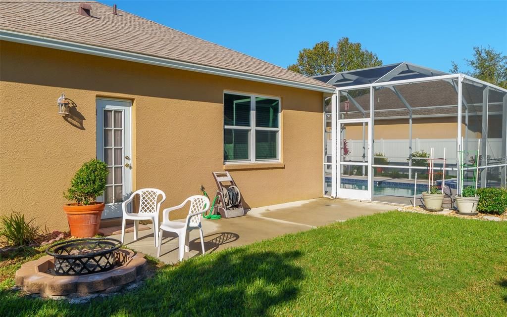 Activo con contrato: $475,000 (4 camas, 2 baños, 2007 Pies cuadrados)