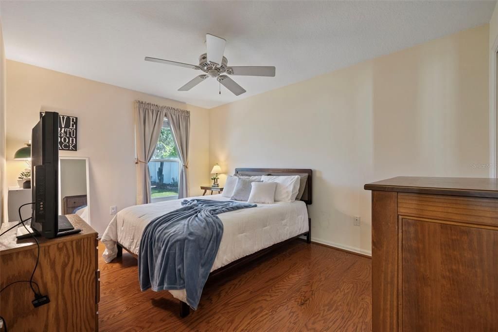 Activo con contrato: $475,000 (4 camas, 2 baños, 2007 Pies cuadrados)