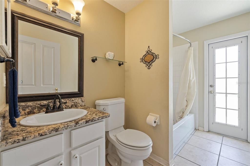 Activo con contrato: $475,000 (4 camas, 2 baños, 2007 Pies cuadrados)