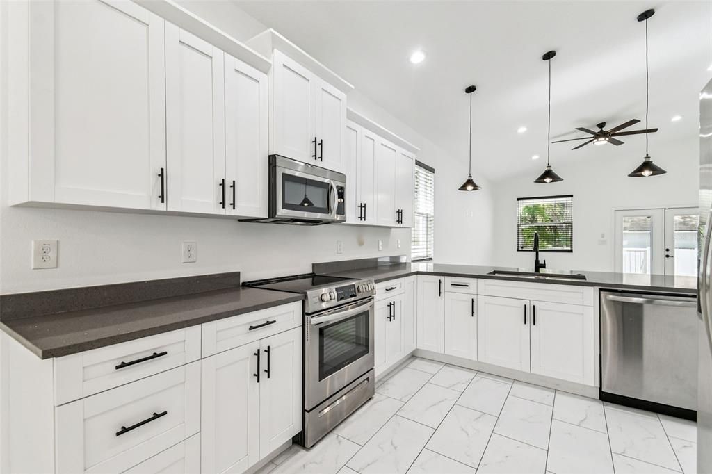 待售: $439,900 (3 贝兹, 2 浴室, 1479 平方英尺)