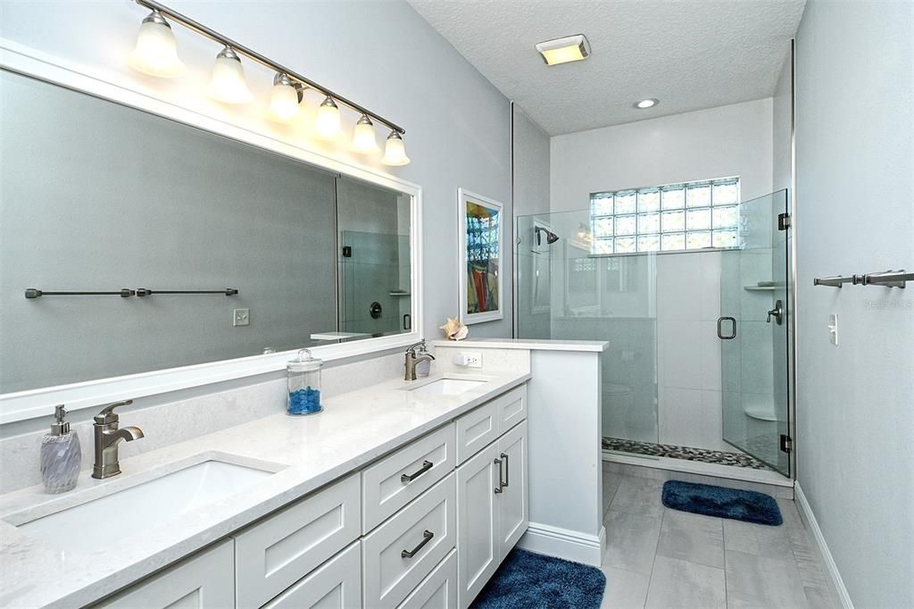 合同活跃: $439,900 (2 贝兹, 2 浴室, 1572 平方英尺)