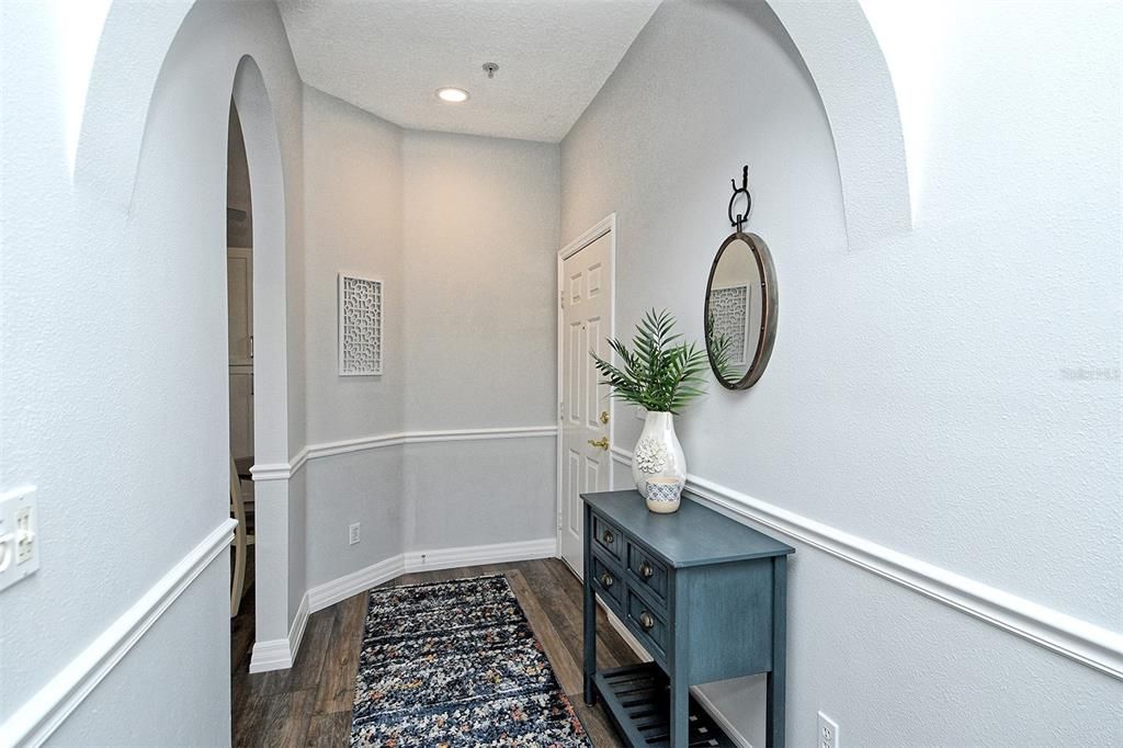 合同活跃: $439,900 (2 贝兹, 2 浴室, 1572 平方英尺)