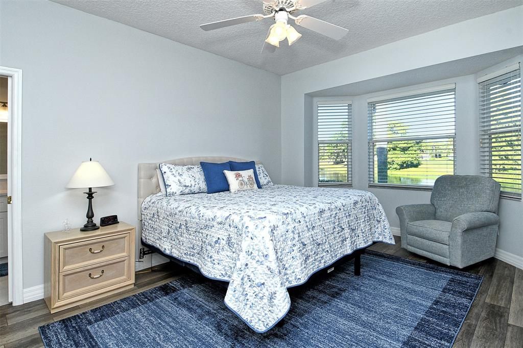 合同活跃: $439,900 (2 贝兹, 2 浴室, 1572 平方英尺)