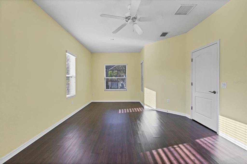 For Sale: $569,000 (3 beds, 3 baths, 2069 Square Feet)