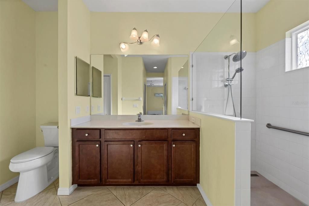 For Sale: $569,000 (3 beds, 3 baths, 2069 Square Feet)