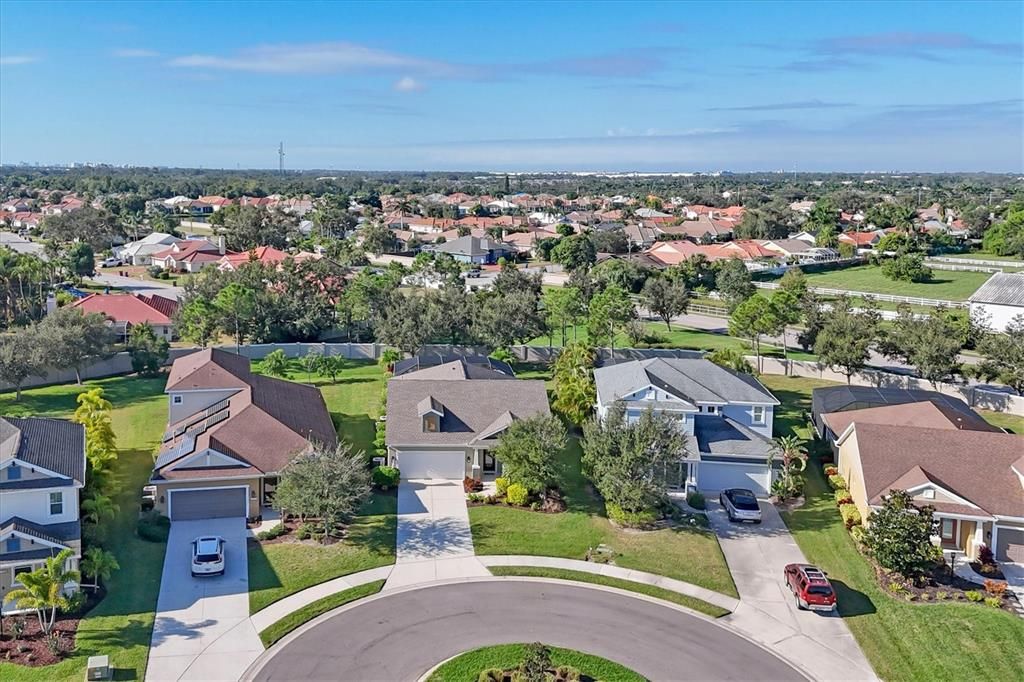 For Sale: $569,000 (3 beds, 3 baths, 2069 Square Feet)