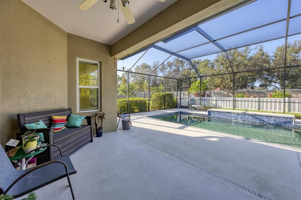 For Sale: $569,000 (3 beds, 3 baths, 2069 Square Feet)