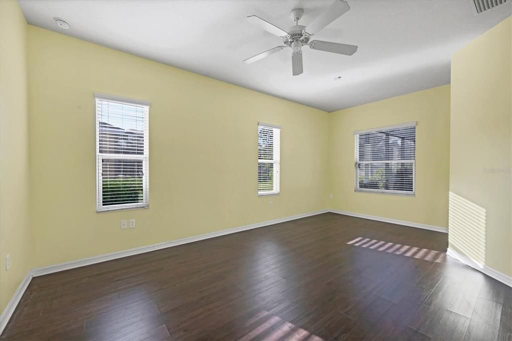 For Sale: $569,000 (3 beds, 3 baths, 2069 Square Feet)