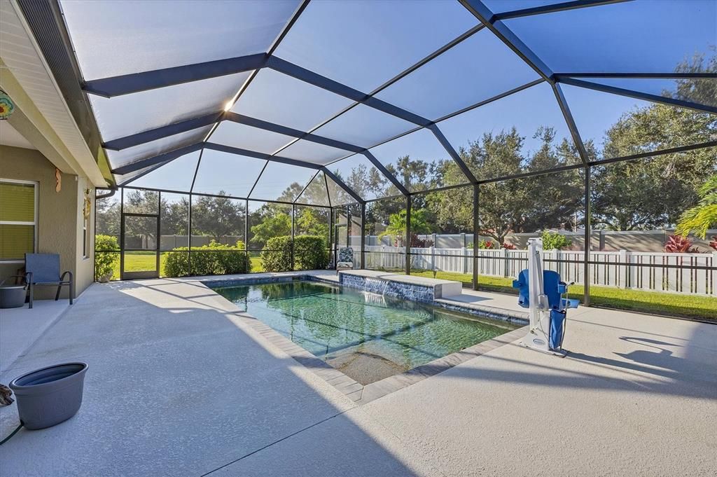 For Sale: $569,000 (3 beds, 3 baths, 2069 Square Feet)