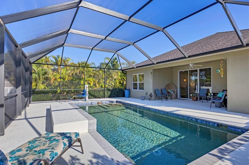 For Sale: $569,000 (3 beds, 3 baths, 2069 Square Feet)