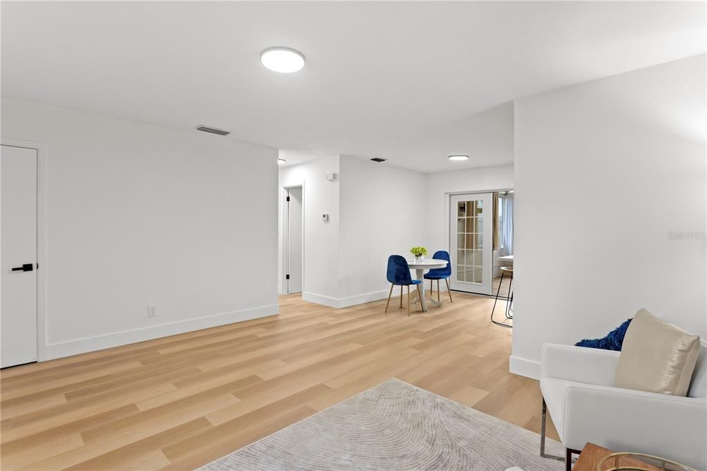 For Sale: $394,000 (3 beds, 2 baths, 1104 Square Feet)