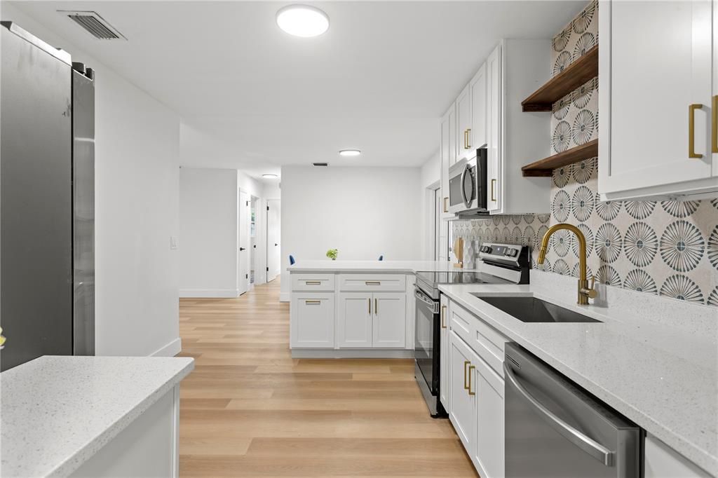 For Sale: $394,000 (3 beds, 2 baths, 1104 Square Feet)