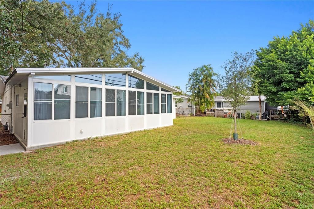 For Sale: $394,000 (3 beds, 2 baths, 1104 Square Feet)