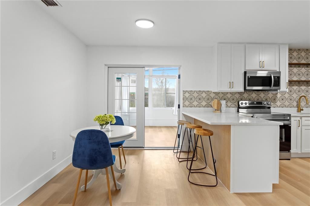 For Sale: $394,000 (3 beds, 2 baths, 1104 Square Feet)