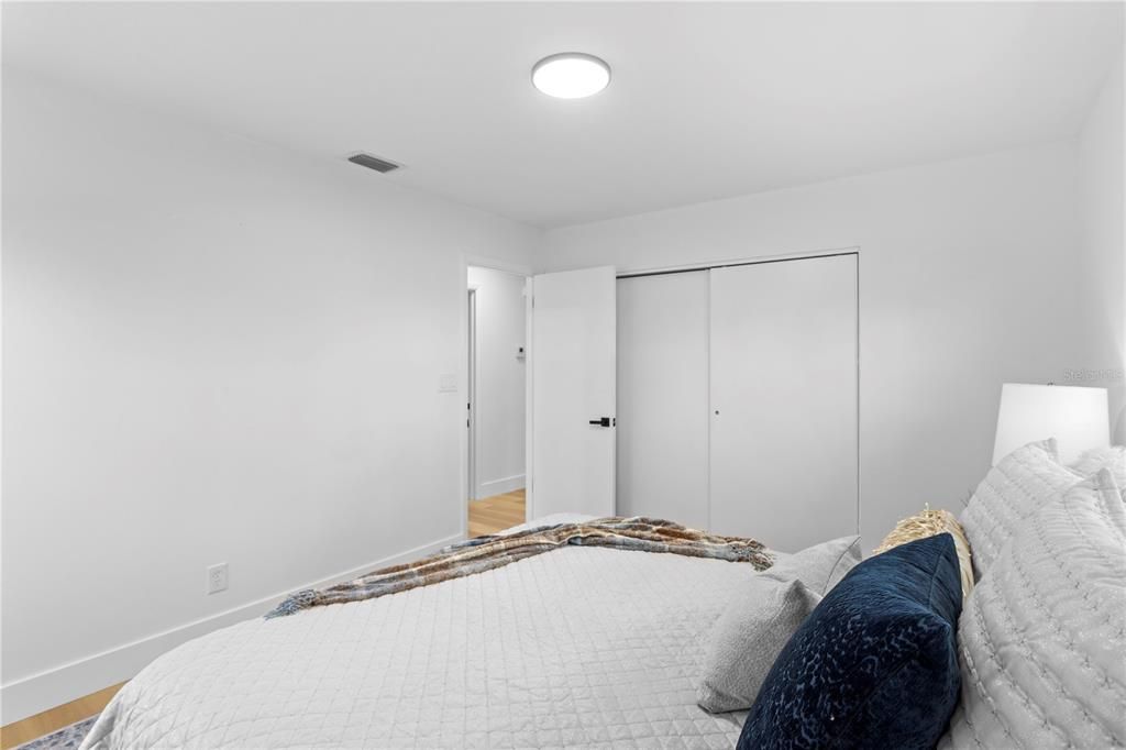 For Sale: $394,000 (3 beds, 2 baths, 1104 Square Feet)