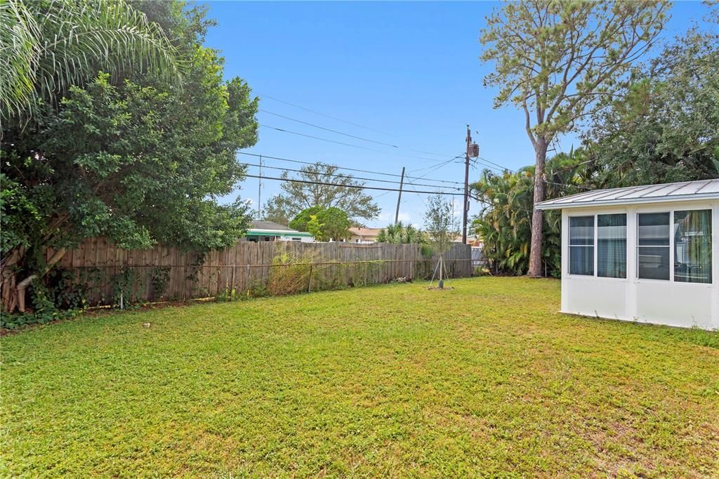 For Sale: $394,000 (3 beds, 2 baths, 1104 Square Feet)