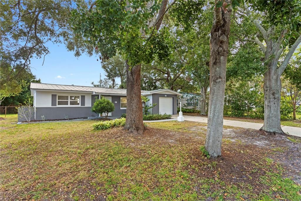 For Sale: $394,000 (3 beds, 2 baths, 1104 Square Feet)