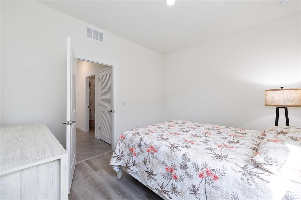 For Sale: $299,000 (3 beds, 2 baths, 1614 Square Feet)