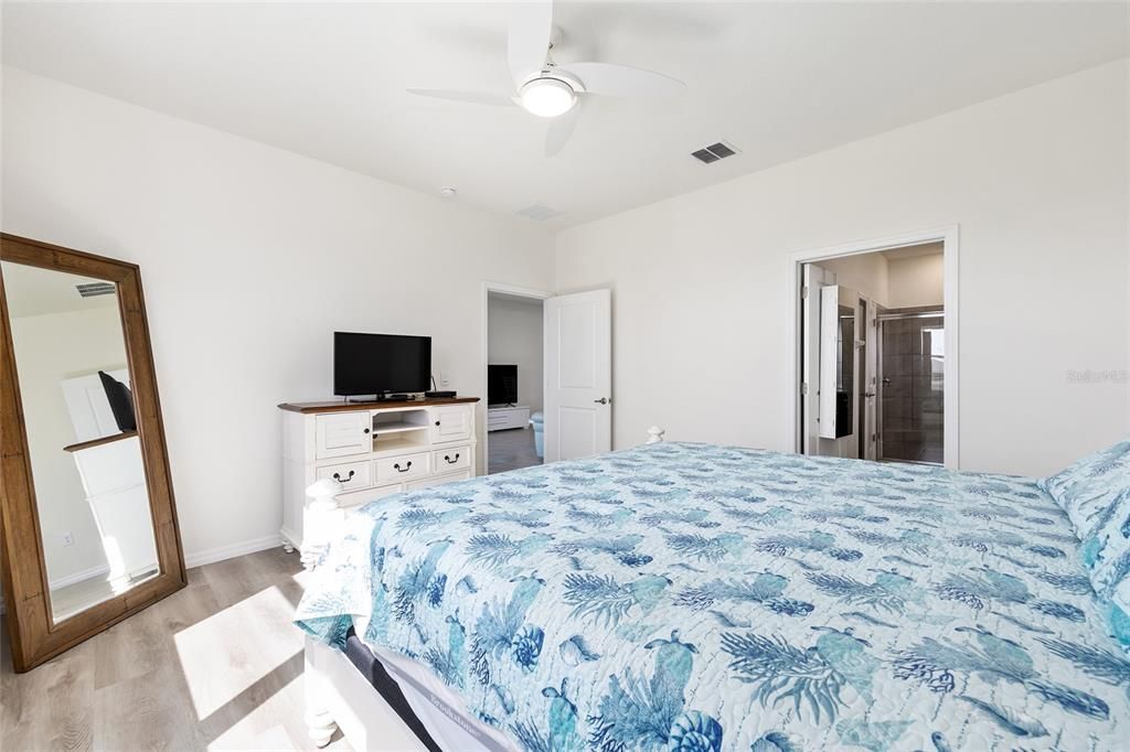 For Sale: $299,000 (3 beds, 2 baths, 1614 Square Feet)