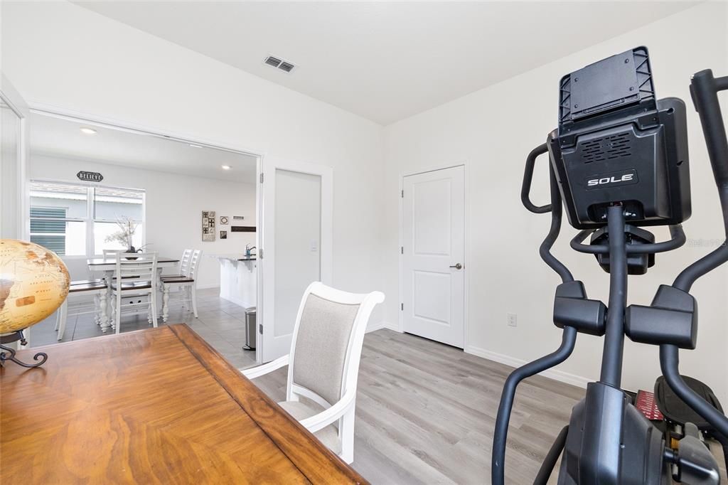 For Sale: $299,000 (3 beds, 2 baths, 1614 Square Feet)