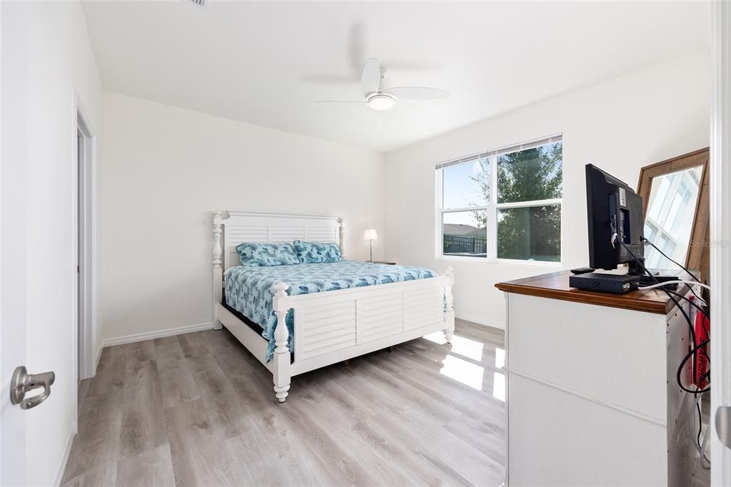 For Sale: $299,000 (3 beds, 2 baths, 1614 Square Feet)