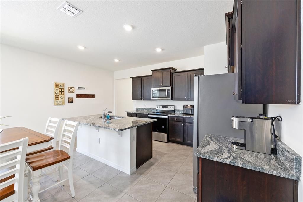For Sale: $299,000 (3 beds, 2 baths, 1614 Square Feet)