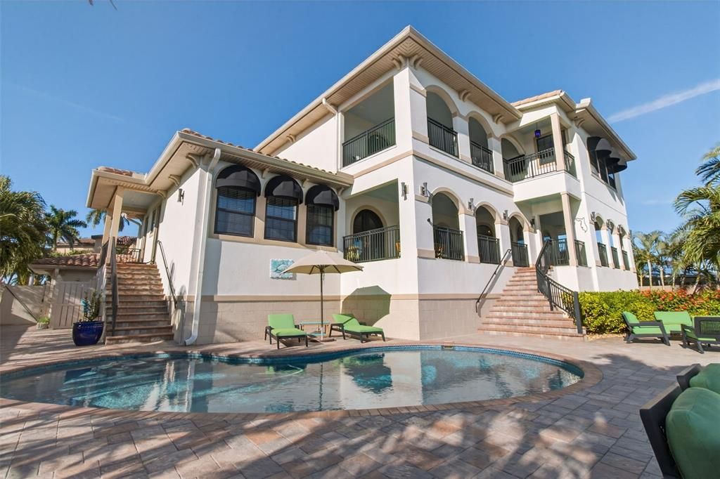 For Sale: $3,900,000 (3 beds, 3 baths, 3673 Square Feet)