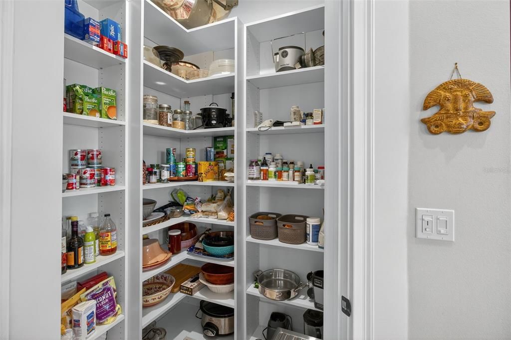 For Sale: $3,900,000 (3 beds, 3 baths, 3673 Square Feet)