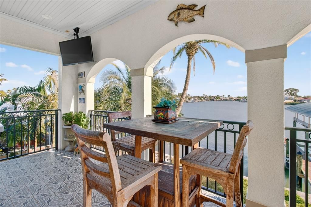 For Sale: $3,900,000 (3 beds, 3 baths, 3673 Square Feet)