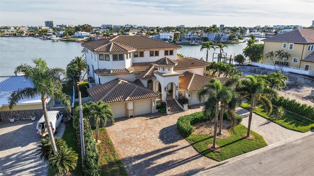 For Sale: $3,900,000 (3 beds, 3 baths, 3673 Square Feet)