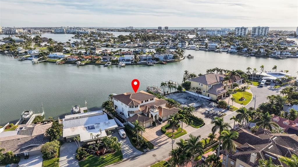 For Sale: $3,900,000 (3 beds, 3 baths, 3673 Square Feet)