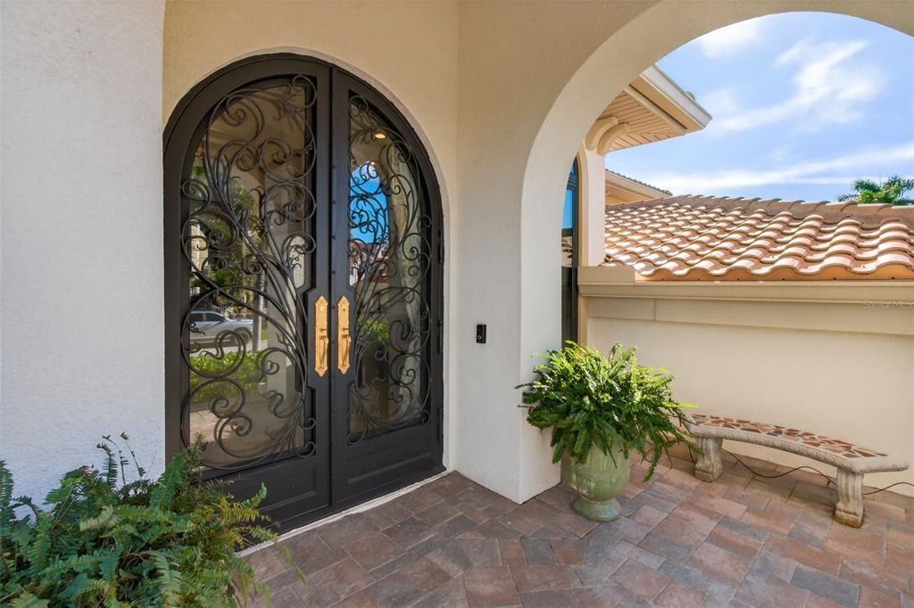 For Sale: $3,900,000 (3 beds, 3 baths, 3673 Square Feet)