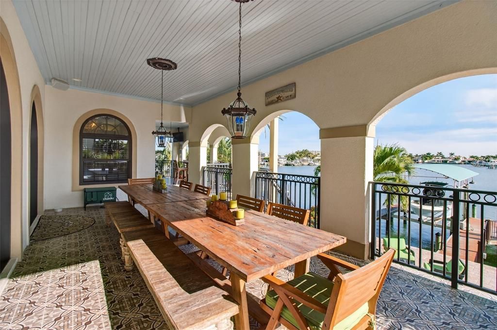 For Sale: $3,900,000 (3 beds, 3 baths, 3673 Square Feet)