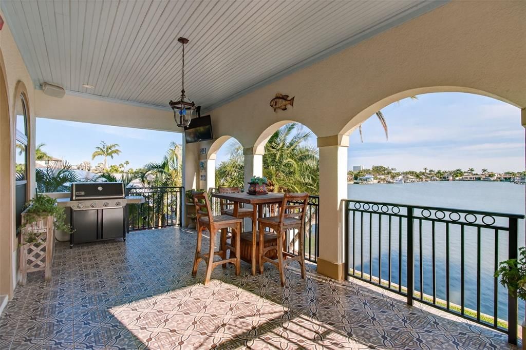 For Sale: $3,900,000 (3 beds, 3 baths, 3673 Square Feet)