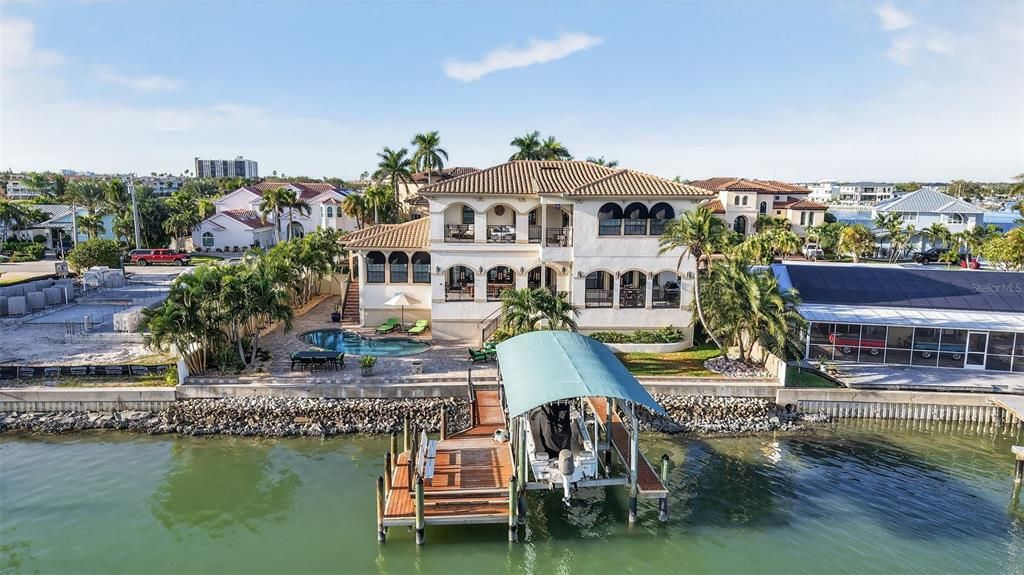 For Sale: $3,900,000 (3 beds, 3 baths, 3673 Square Feet)