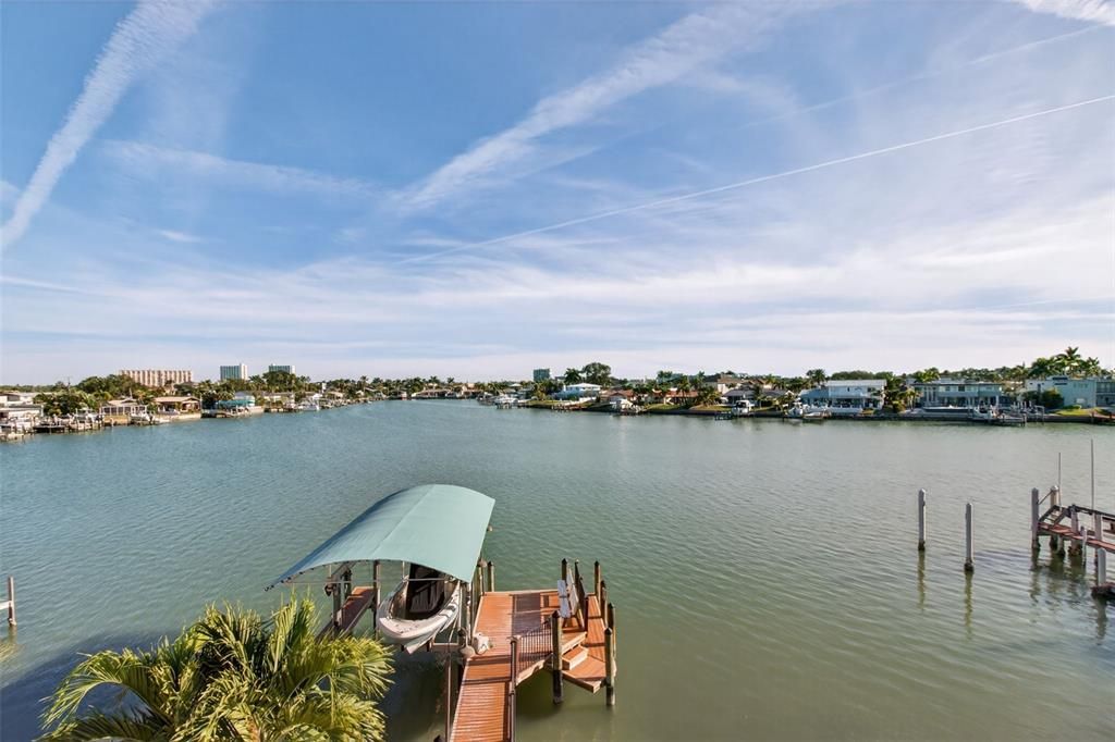 For Sale: $3,900,000 (3 beds, 3 baths, 3673 Square Feet)