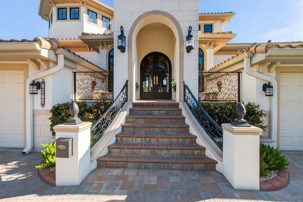 For Sale: $3,900,000 (3 beds, 3 baths, 3673 Square Feet)