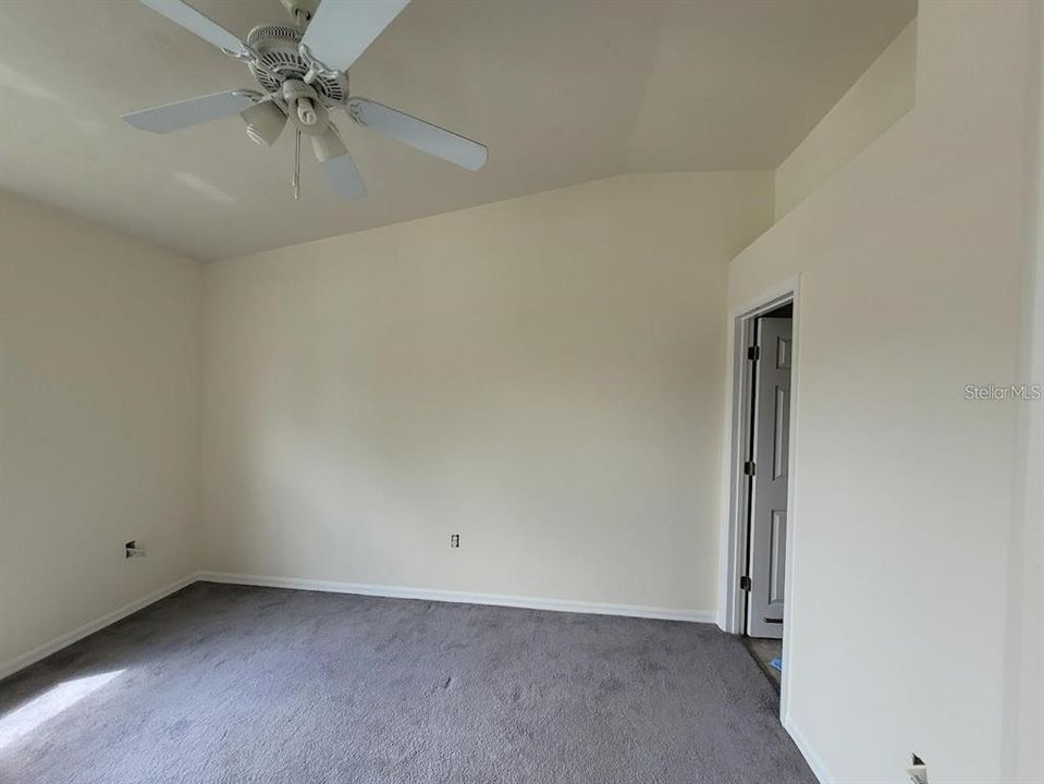 Active With Contract: $1,350 (2 beds, 2 baths, 1176 Square Feet)