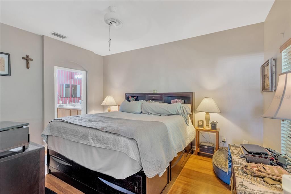 На продажу: $360,000 (3 спален, 2 ванн, 1597 Квадратных фут)