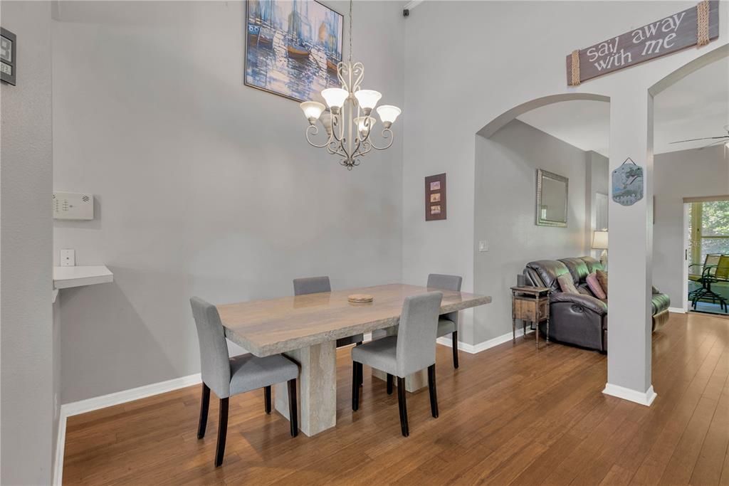 На продажу: $360,000 (3 спален, 2 ванн, 1597 Квадратных фут)