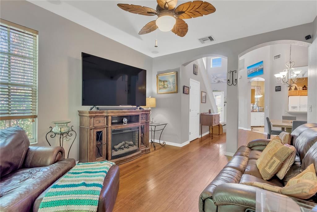 На продажу: $360,000 (3 спален, 2 ванн, 1597 Квадратных фут)